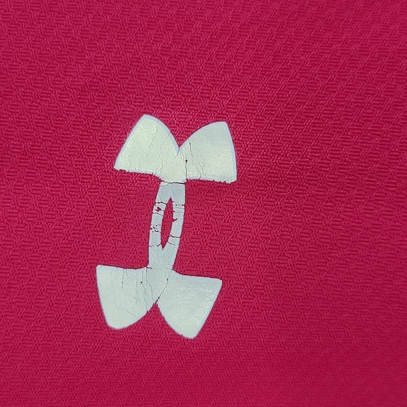 Under Armour Medium  Magenta pink fitted long sleeve silver Logo running shirt - Picture 3 of 5